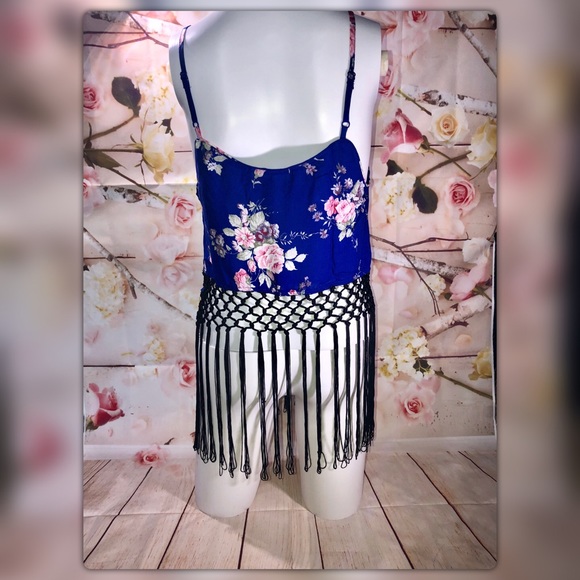 Floral Net and Fringe Crop Top - Picture 10 of 12
